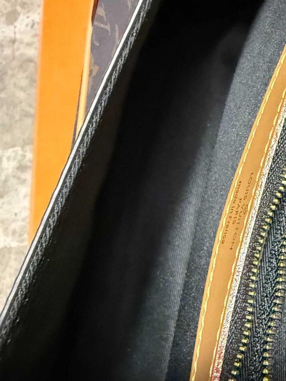 STUNNING Shoulder Bag with Real Leather! Brand New! Tiny Interior Defect! AS-IS! - Picture 4 of 8